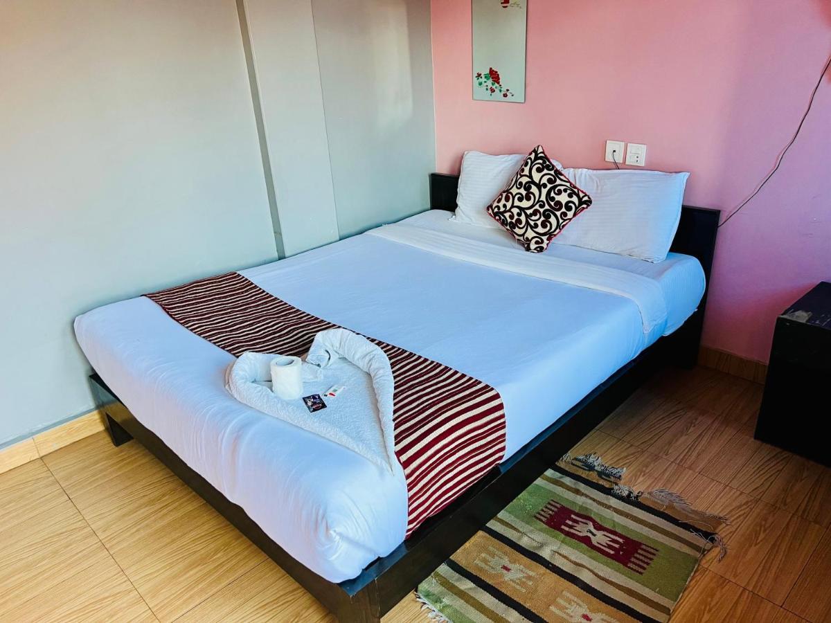 Hotel Donosti Pokhara Eksteriør bilde